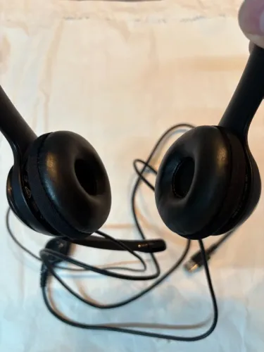 Headset H390 Logitech (microfone com defeito)  - leia