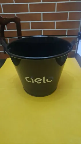 Balde de Gelo com Alças - Decorativo e Funcional