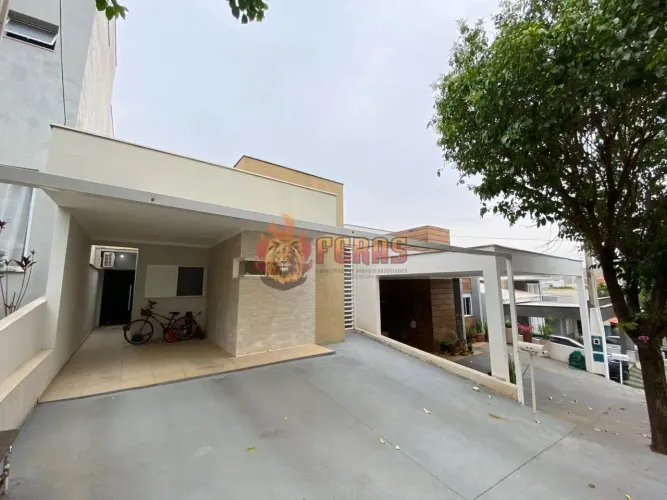 Linda Casa à Venda - com 3 Dormitórios, 1 Suíte, em Condomínio Fechado, Sorocaba/SP