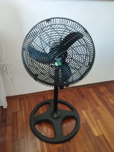 Ventilador de coluna preto