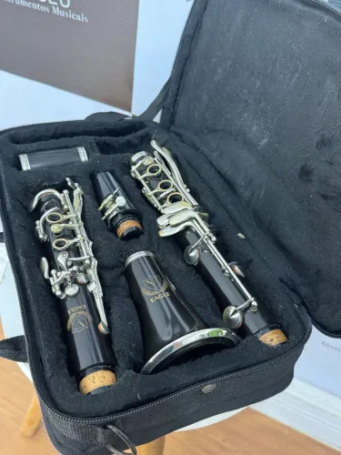 Clarinete Eagle Sib ( 17 chaves )