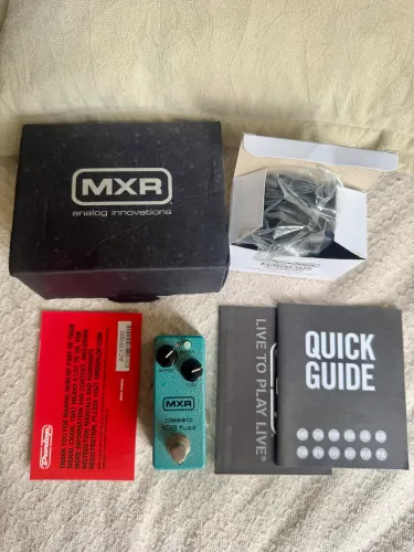 Pedal MXR Classic 108 Fuzz completo guitarra
