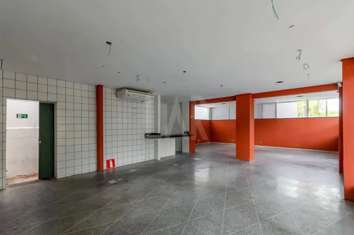 Casa Comercial em Lourdes (BH)  400 m², Frente, 2 Andares, 4 Salas