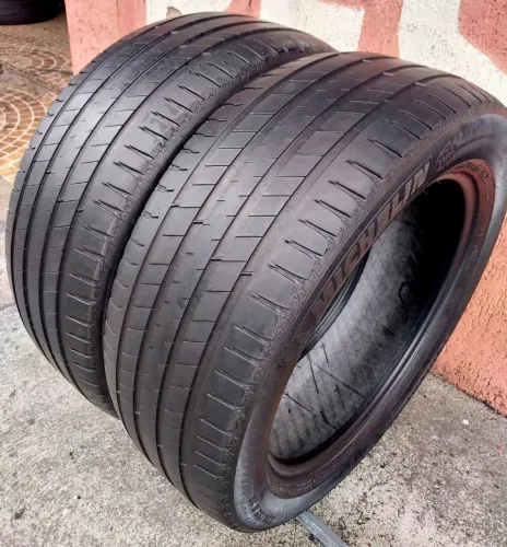 Pneus 235/55 aro 19 Michelin semi-novos 
