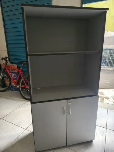 Armário de escritório com pratilheira