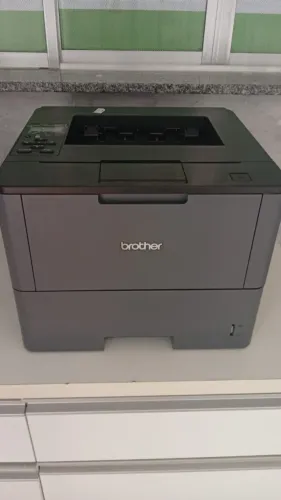 Impressora Brother HL-L6202DW HLL6202 Laser Monocromática com Wireless e Duplex
