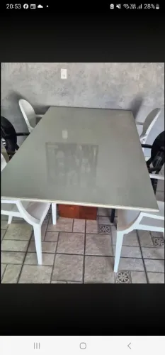 Vendo mesa grande de jantar ou área externa, somentea a mesa, não inclui as cadeiras.
