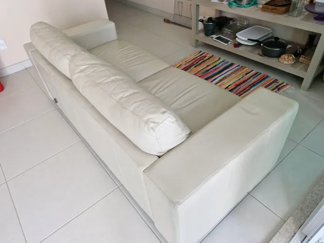Sofá de couro legítimo 