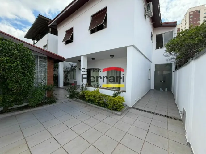 Casa em Condomínio Fechado à Venda em Santana | 431 m² | 4 Suítes | Área Gourmet e Salão d