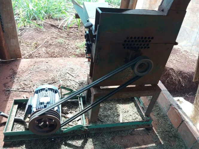 Vende picadeira de cana