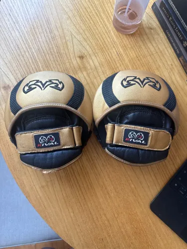 Manopla Rival Boxing