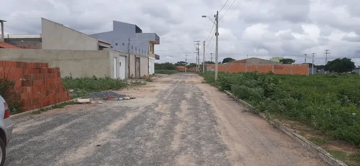 Vd. Terrenos planos bem localizados 