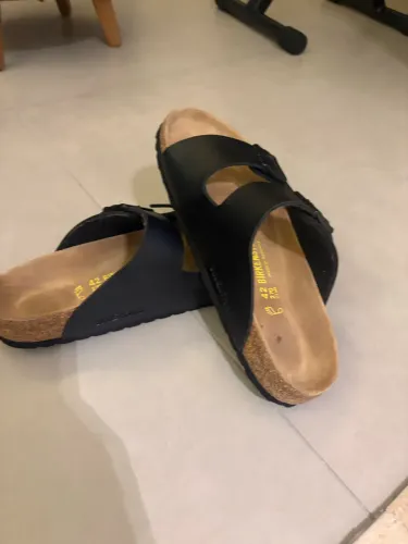 Birkenstock tamanho 42 europeu (NOVA)