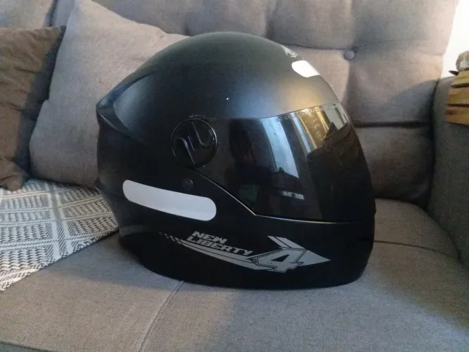 Capacete tamanho 56