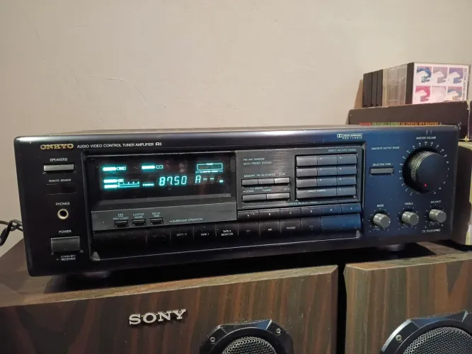 Receiver Onkyo R1