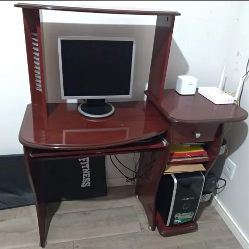 Vendo escrivaninha para computador