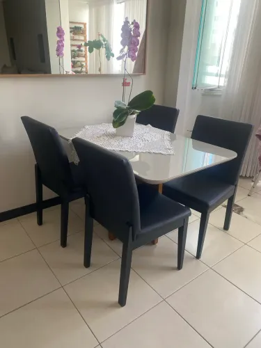 Mesa jantar e seis cadeiras