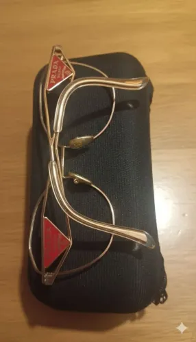 Armaçao de óculos Prada 