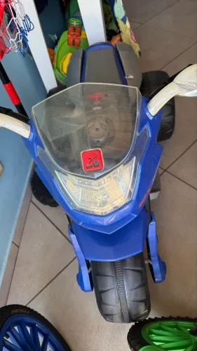 Moto elétrica infantil Bandeirante Super GT Turbo