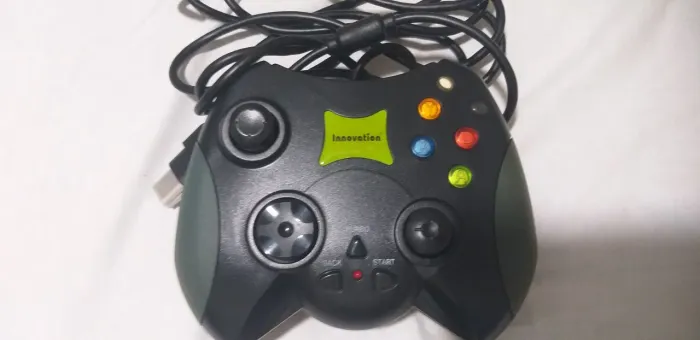 Vendo controle de Xbox Classico . Rarissimo .
