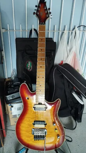 Guitarra EVH Wolfgang China 