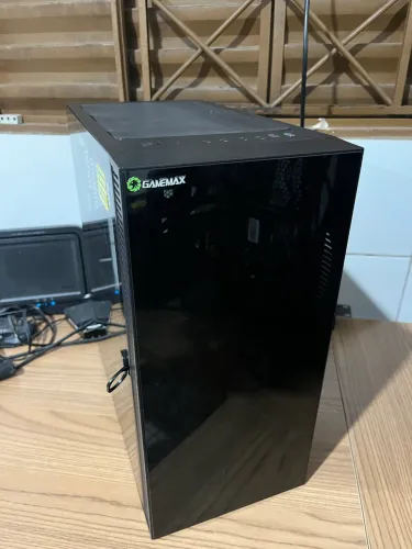 Gabinete Gamemax com 3 fans frontal e controladora ARGB