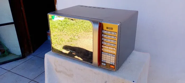 Micro-Ondas Midea Espelhado com Grill 127V 30L Funcionando tudo R$349,90