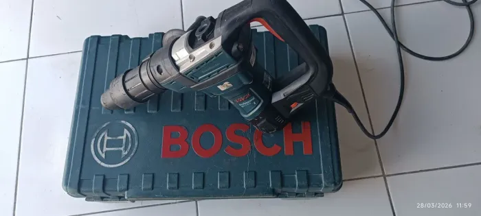 Martelo perfurador rompedor 08kg  Bosch
