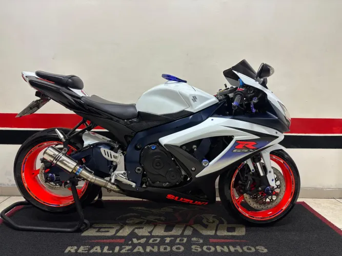GSX R 750c SRAAD 2013 MUITO NOVA (DIVIDO 21 VEZES CARTAO )