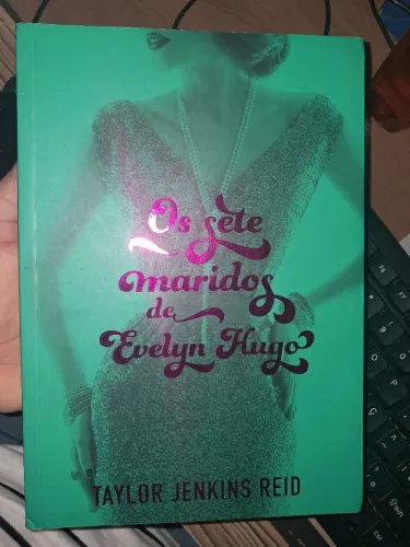 Livro Os sete maridos de Evelyn Hugo