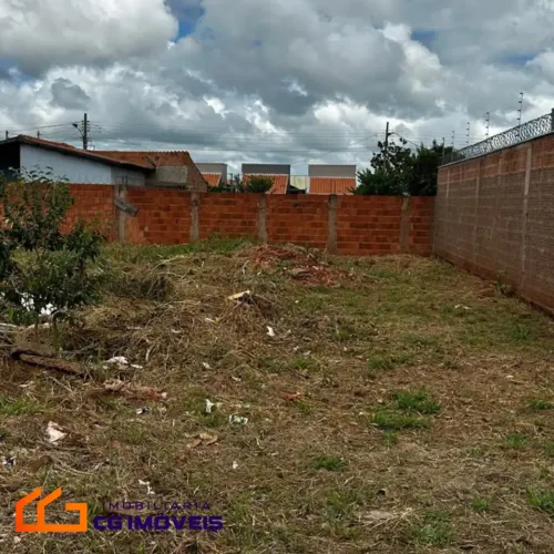 Terreno com 200m², asfalto no Bom Retiro em Campo Grande - MS