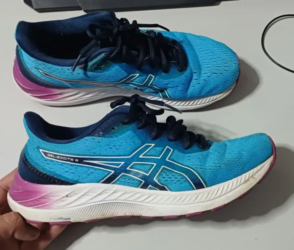 Tênis feminino tamanho 36 , com marca de uso em perfeito estado
