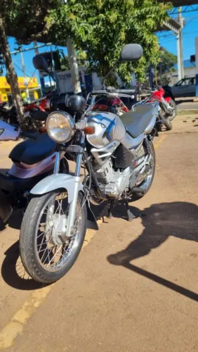 YBR 125 ou Titan 150 KS
