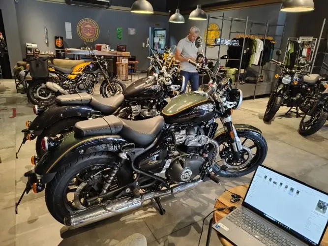 SUPER METEOR 650