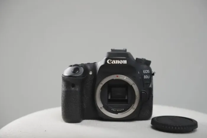 Câmera Canon 80D + Grip