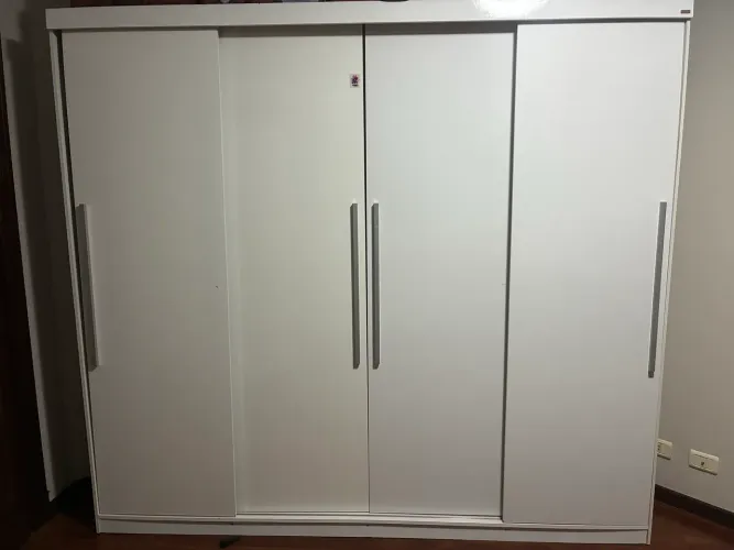 Guarda Roupas 4 Portas