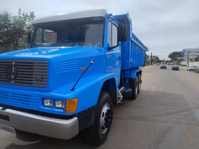 Caminhão Mercedes LK2635 Traçado 