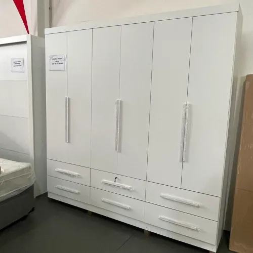 Guarda roupa 6 postas e 6 gavetas