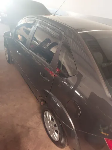 Ford Fiesta Sed. 1.6 8V Flex 4P 2006