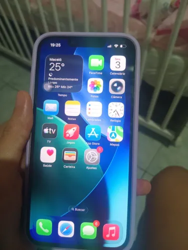 Iphone 13 128 gb , só está cm defeito na câmera n pega no wpp mas em outros app pega
