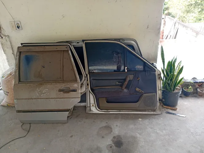 Vendo portas de Santana Quantum