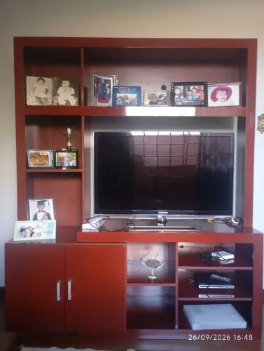 Vendo Tv + Armário