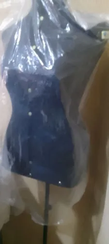 150 Reais Vendo 1 manequim novo tamanho 44/46.