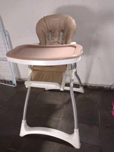 Cadeirinha de alimentação