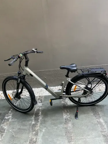 Bike elétrica feminina