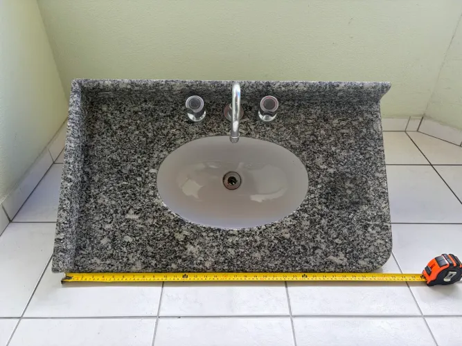 Pia de banheiro 84 x 50 cm