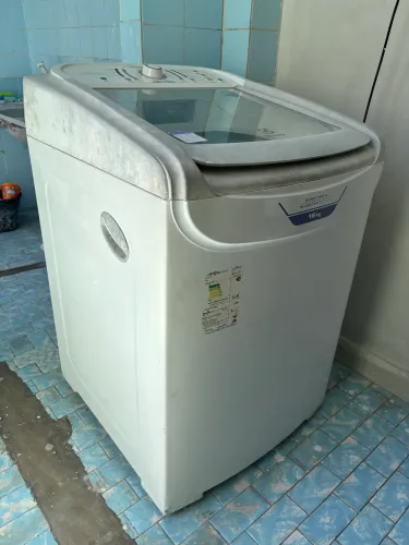 Máquina de Lavar electrolux 16kg (usada)