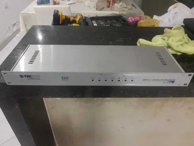 Receptor de Satélite MPEG-2 Tecsys TS 7000 (marca Tecsys Digital, padrão DVB)