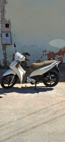 Biz 125 branca perolizado