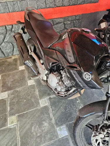 Fazer 250 à venda
